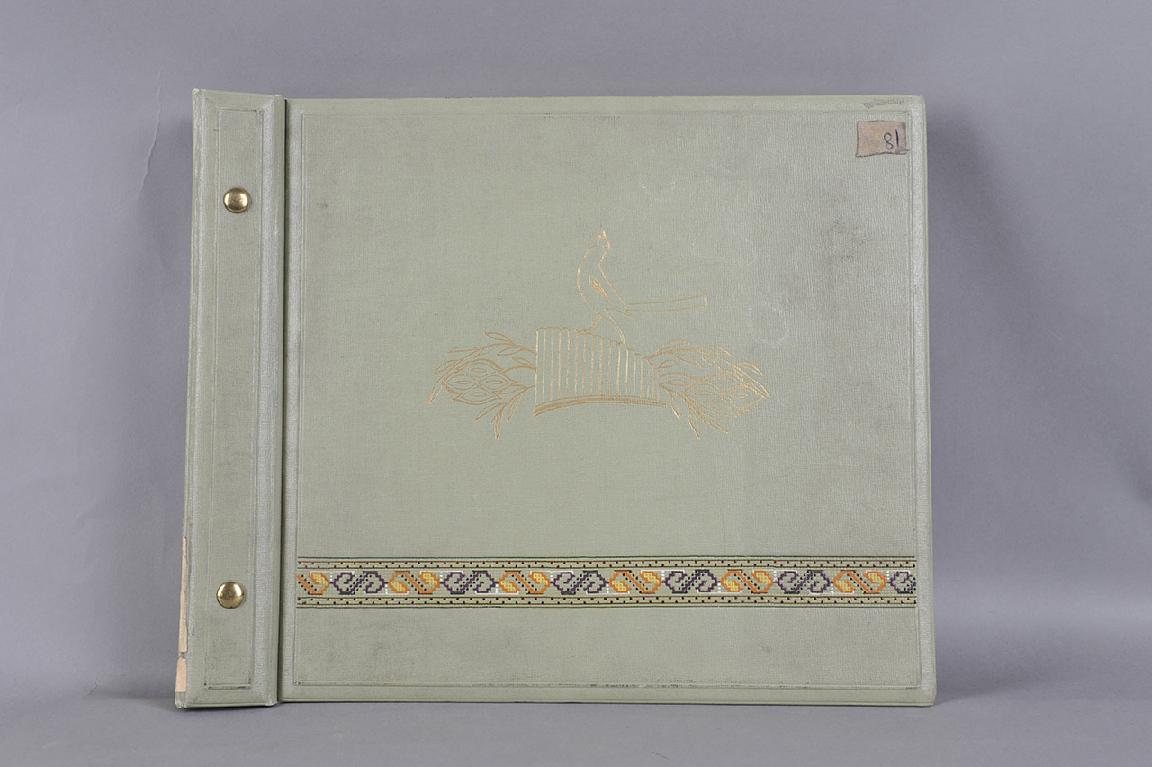 罗马尼亚党政代表团赠给周恩来的唱片