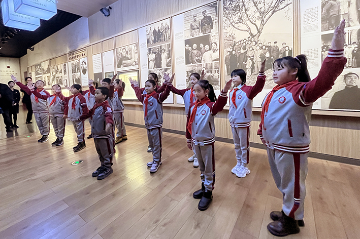 周恩来邓颖超纪念馆举办“铭记历史 强国有我”南京大屠杀死难者国家公祭日大思政公开课